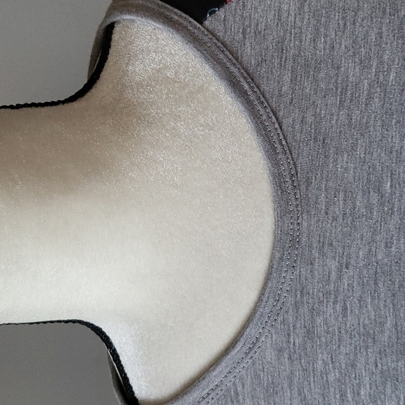 LuLaRoe Randy gray raglan tee with black floral 3/4 length sleeves NWT - Picture 5 of 8